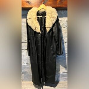Vintage Peter Caruso women’s leather coat, size 16